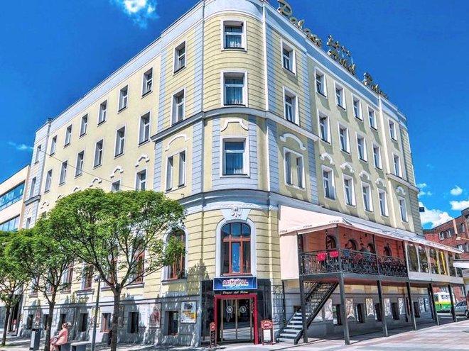 Palace Hotel Polom Жилина Экстерьер фото