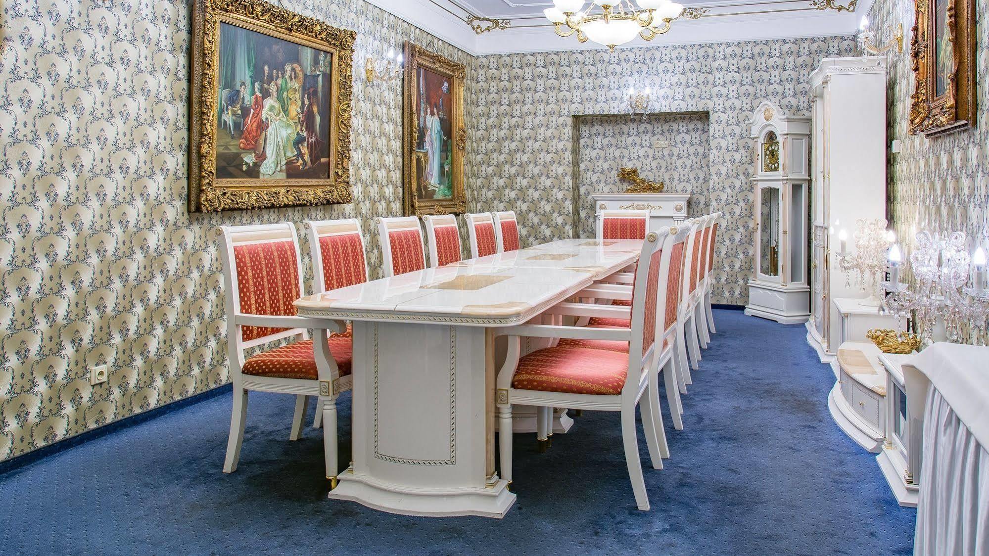 Palace Hotel Polom Жилина Экстерьер фото
